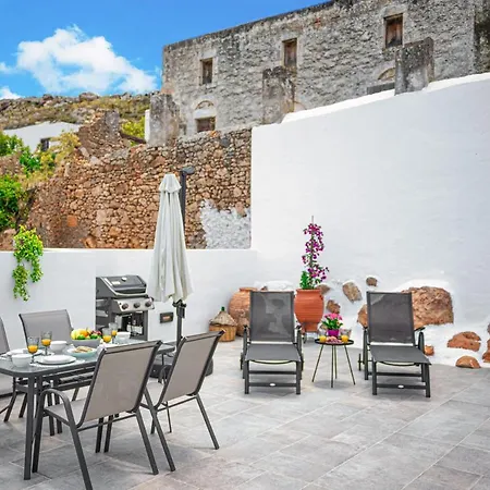 Villa Danae - *