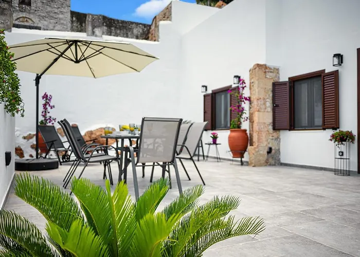 Danae - * לינדוס